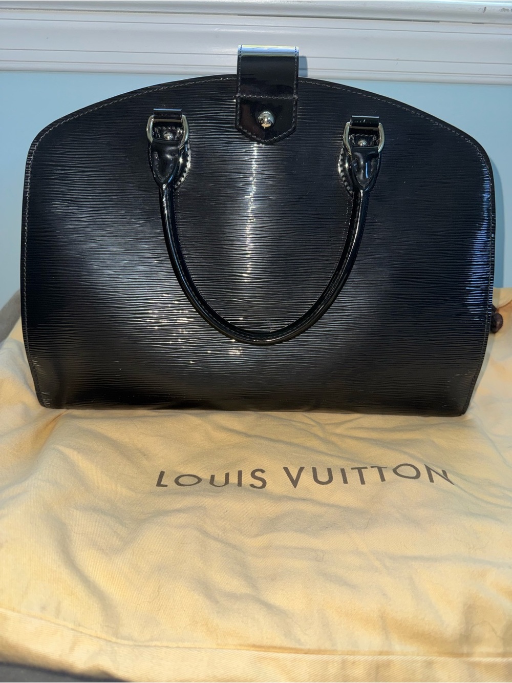 Louis Vuitton Pont-Neuf GM in Black Épi Leather | Retired Style | Pre-owned Good - Picture 2 of 16